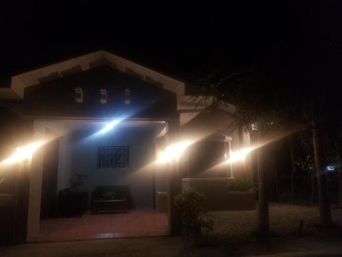 Casita Mia - Guest House for 9pax with WIFI, NETFLIX, YOUTUBE, KARAOKE, CAN COOK and BBQ 5