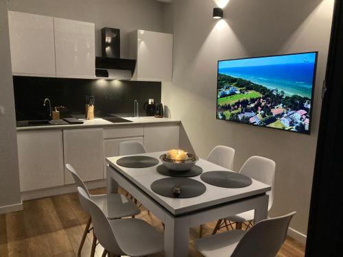 Létesítmények, Admiral Yacht in Lunowo