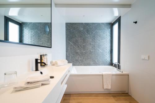 Double Room with indoor Jacuzzi and Balcony