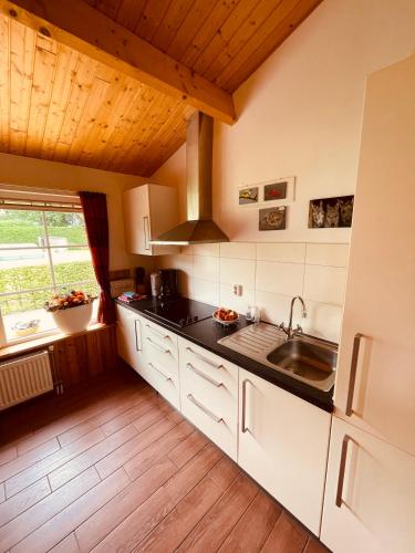 Konyha, Erve Dikkeboer in Loo