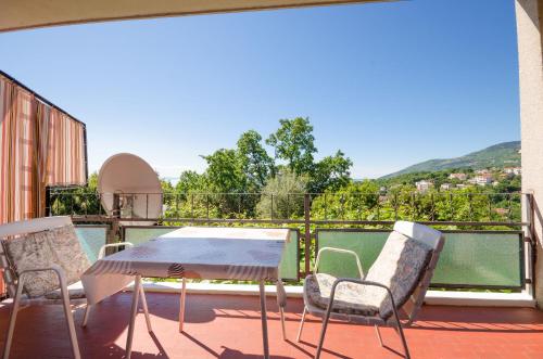  Apartments Mladen Jelica in Ičići