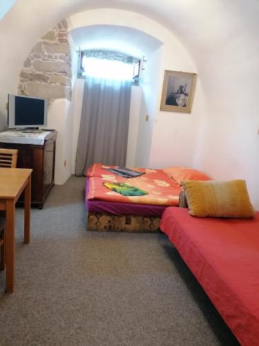 Standard Double Room with Shared Bathroom