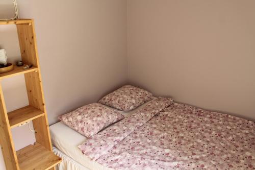 1 double bed, 1 twin bed