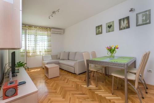 Apartments Cetina - image 13