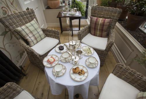 Raheen House Hotel - image 2