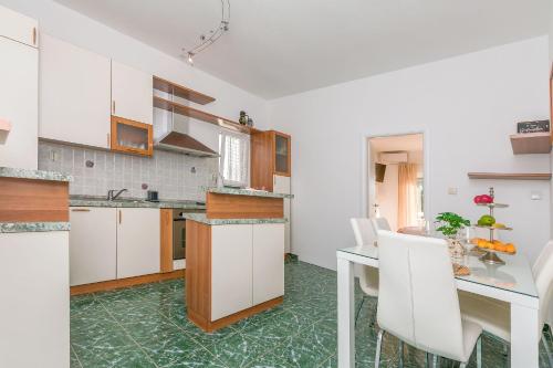 Apartment Marica - image 6