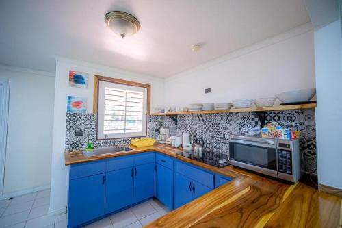 Kitchen, Lovely Condo near monkey habitat and beach in Damas
