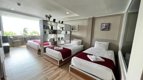 The Beach Front Resort14