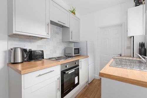 Spacious & Unique Family and Contractor House & Parking & A1 Road, Grantham (foto 3)
