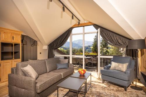 2 bedrooms, 3 beds