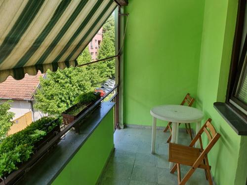 Apartman Yellow House in Rotkvarija
