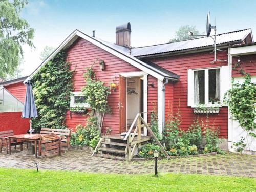 B&B Hässleholm - 5 person holiday home in H SSLEHOLM - Bed and Breakfast Hässleholm