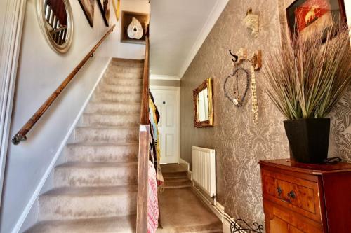 The Bays Clee Rd in กริมส์บี