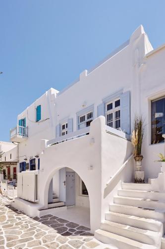 Alice's Noble House – Mykonos, UT
