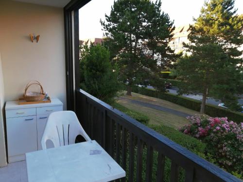 ระเบียง/ชานเรือน, Appartement 2 pièces entièrement rénové (Appartement 2 pieces entierement renove) in วีล ซูร์ แมร์
