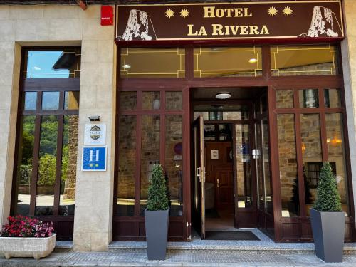Hotel La Rivera in Arenas de Cabrales