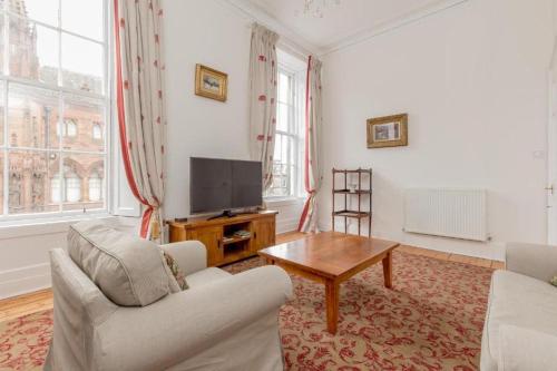 St James Quarter 2 Bed Apartment 4
