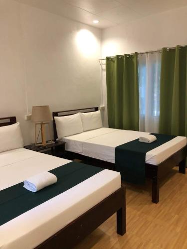 2 double beds