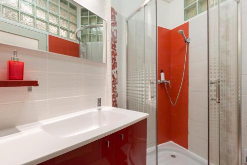 Retro Budapest Dream Suite Near The Danube - image 7