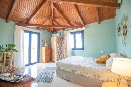 2 bedrooms, 4 beds