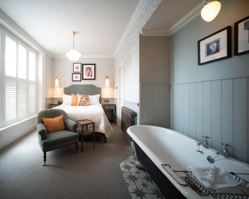 room detail thumbnail 0