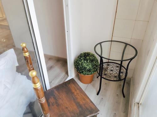 Balcony/terrace, Barcelona Corona Hostal in San Adrian de Besos