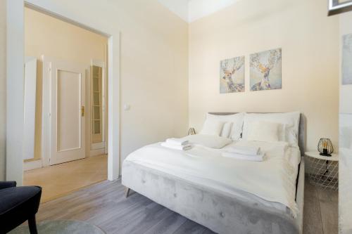 City Center Dream Home 2BR/2Bath - image 6
