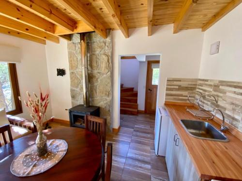 Kitchen, Cabanas El Montanes in Villa Lago Meliquina