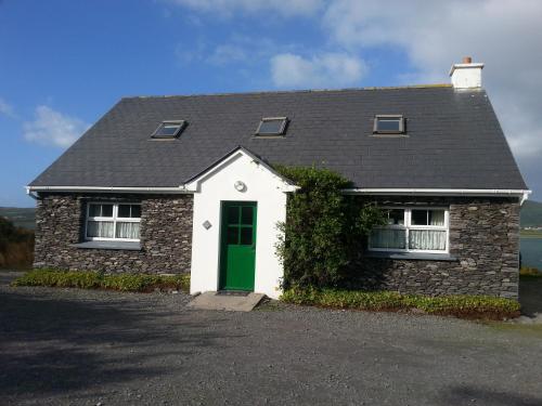 Portmagee Seaside Cottages - image 4