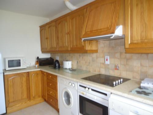 Portmagee Seaside Cottages - image 6