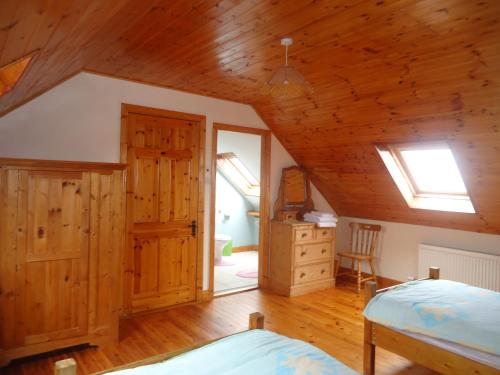 Portmagee Seaside Cottages - image 3