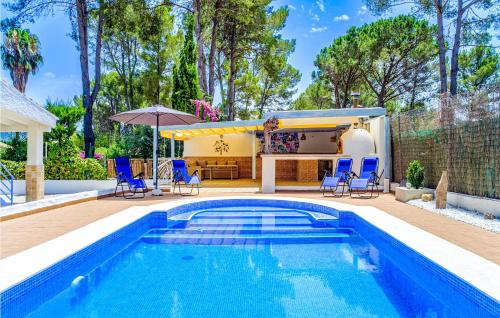 Awesome home in Gandia with Outdoor swimming pool, WiFi and Swimming pool gîte à louer Llutxent
