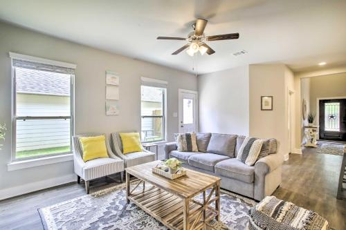 Golfers Paradise Less Than Half-Mile To Lake Conroe! - image 11