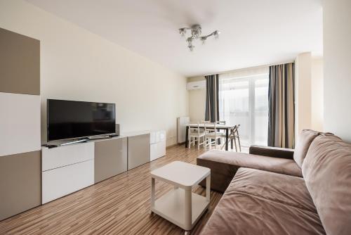 Metro Kondratowicza Spacious Apartment by BookingHost, Varsavia