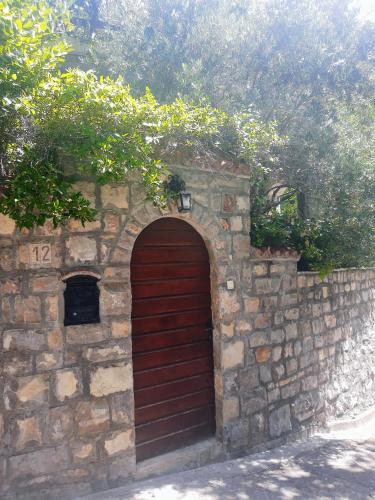 Sea-side Old Stone Villa with a private Garden