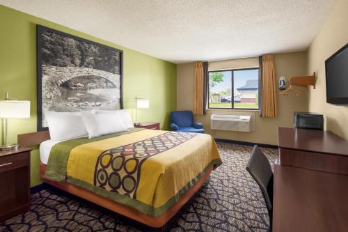 Super 8 by Wyndham Ankeny/Des Moines Area - image 2