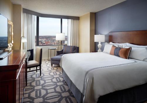 Omni Richmond Hotel Room Type - Premier Room -1 King Bed