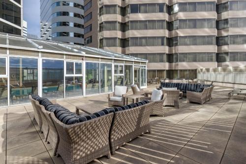 ระเบียง/ชานเรือน, โรงแรมออมนิ ริชมอนด์ (Omni Richmond Hotel) near วาเลนไทน์ ริเวอร์ไซด์