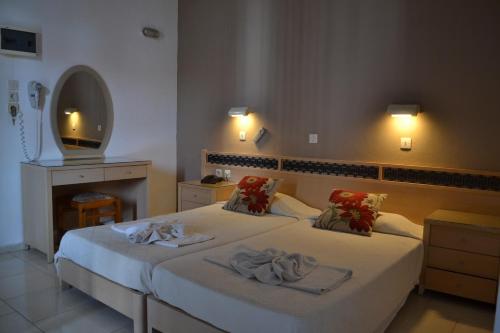 White Palace Studios Stop at White Palace Studios to discover the wonders of Rhodes. The property features a wide range of facilities to make your stay a pleasant experience. Express check-in/check-out, BBQ facilities, ca