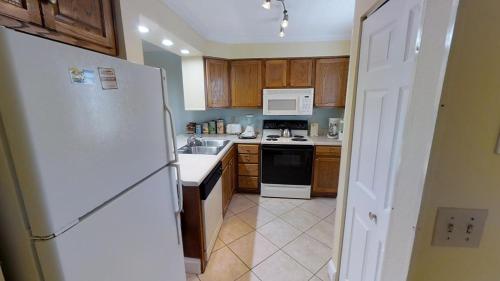 Unit 404 - East View Silver Unit Affordable Price! Check Out The Amenities!!! Destin