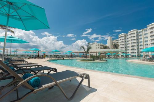 Hilton Cancun Mar Caribe All-Inclusive Resort