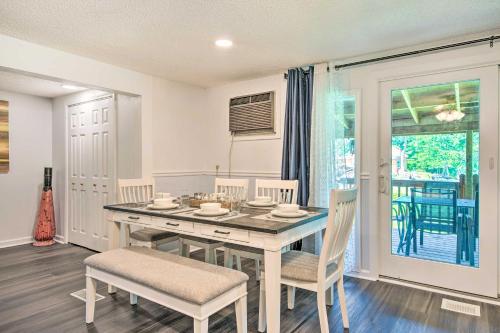 River Views and Covered Deck Susquehanna Home! in 新米爾福德