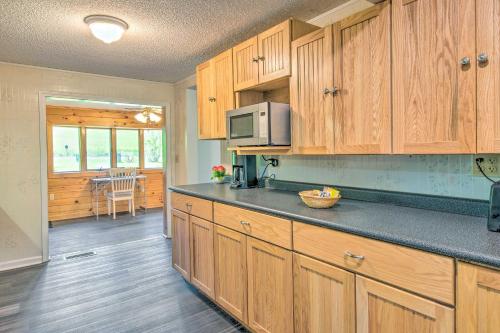 River Views and Covered Deck Susquehanna Home! in 新米爾福德