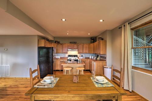 Black Mountain Gem with Inviting Deck and Scenic Views in Black Mountain, USA