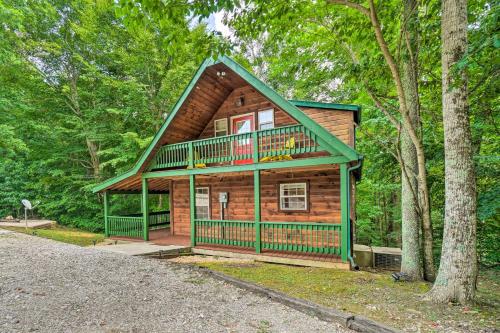 Charming Cabin Less Than 3 Mi to Dale Hollow Lake! in Frogue, USA