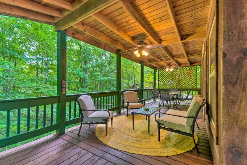 Charming Cabin Less Than 3 Mi to Dale Hollow Lake! in Frogue, USA