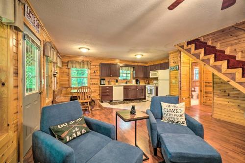 Charming Cabin Less Than 3 Mi to Dale Hollow Lake! in Frogue, USA