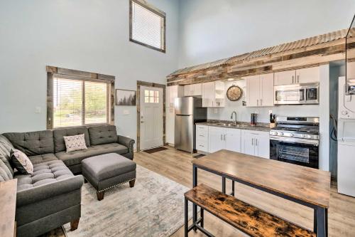 . Cozy Lyman Townhome with Grill on Cattle Ranch!