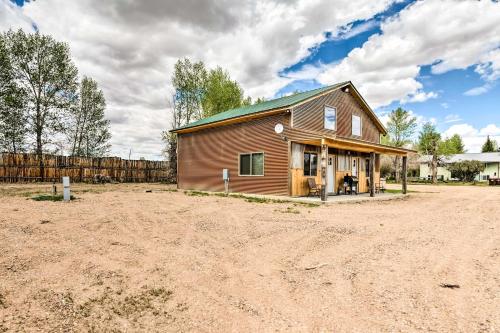 Cozy Lyman Townhome with Grill on Cattle Ranch!