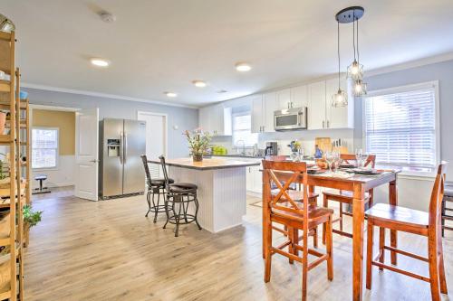 Dreamy Acworth Home with Resort-Style Amenities! in Acworth, USA